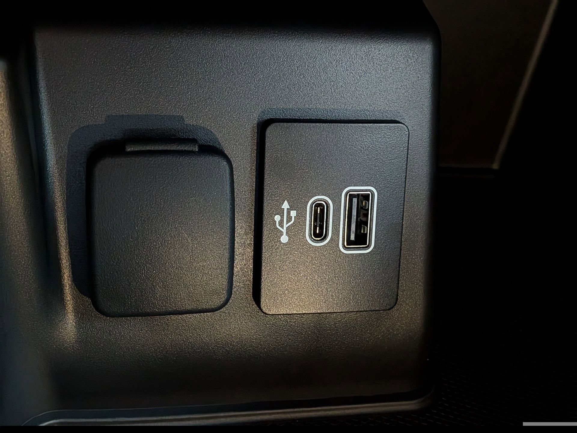 Certified 2025 Ford Explorer ST image 28