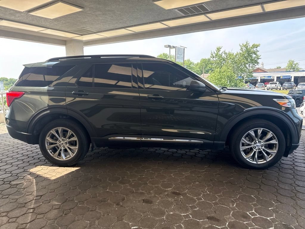 Certified 2023 Ford Explorer XLT w/ Equipment Group 202A AWD/4WD image 5