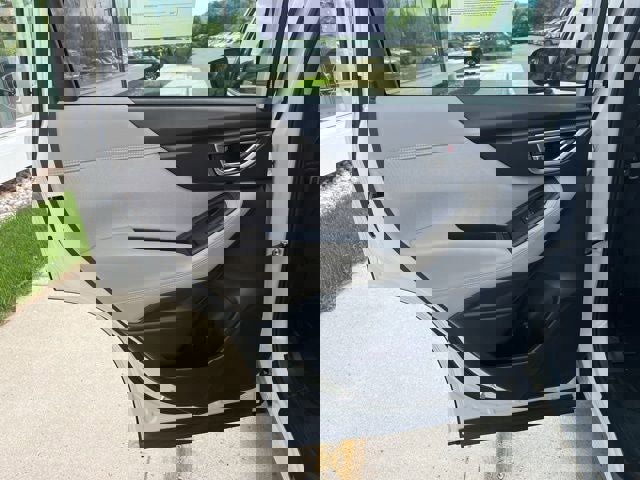 Used 2022 Subaru Forester Premium AWD/4WD image 17