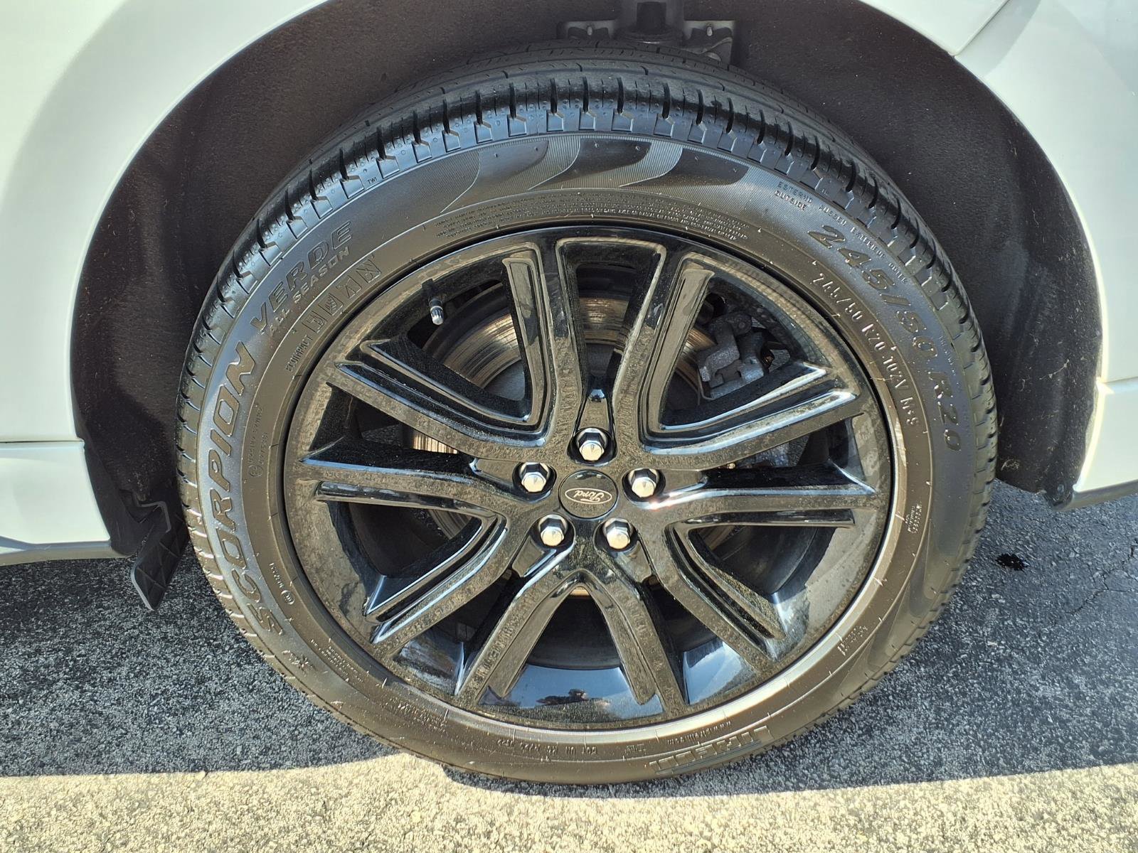 Certified 2022 Ford Edge ST-Line w/ Cargo Accessory Package image 10