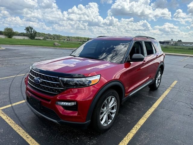 Certified 2022 Ford Explorer XLT w/ Equipment Group 202A AWD/4WD image 2