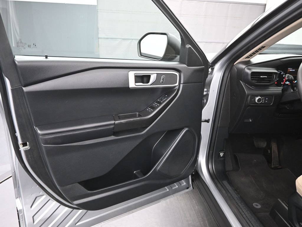 Certified 2021 Ford Explorer 2WD image 43