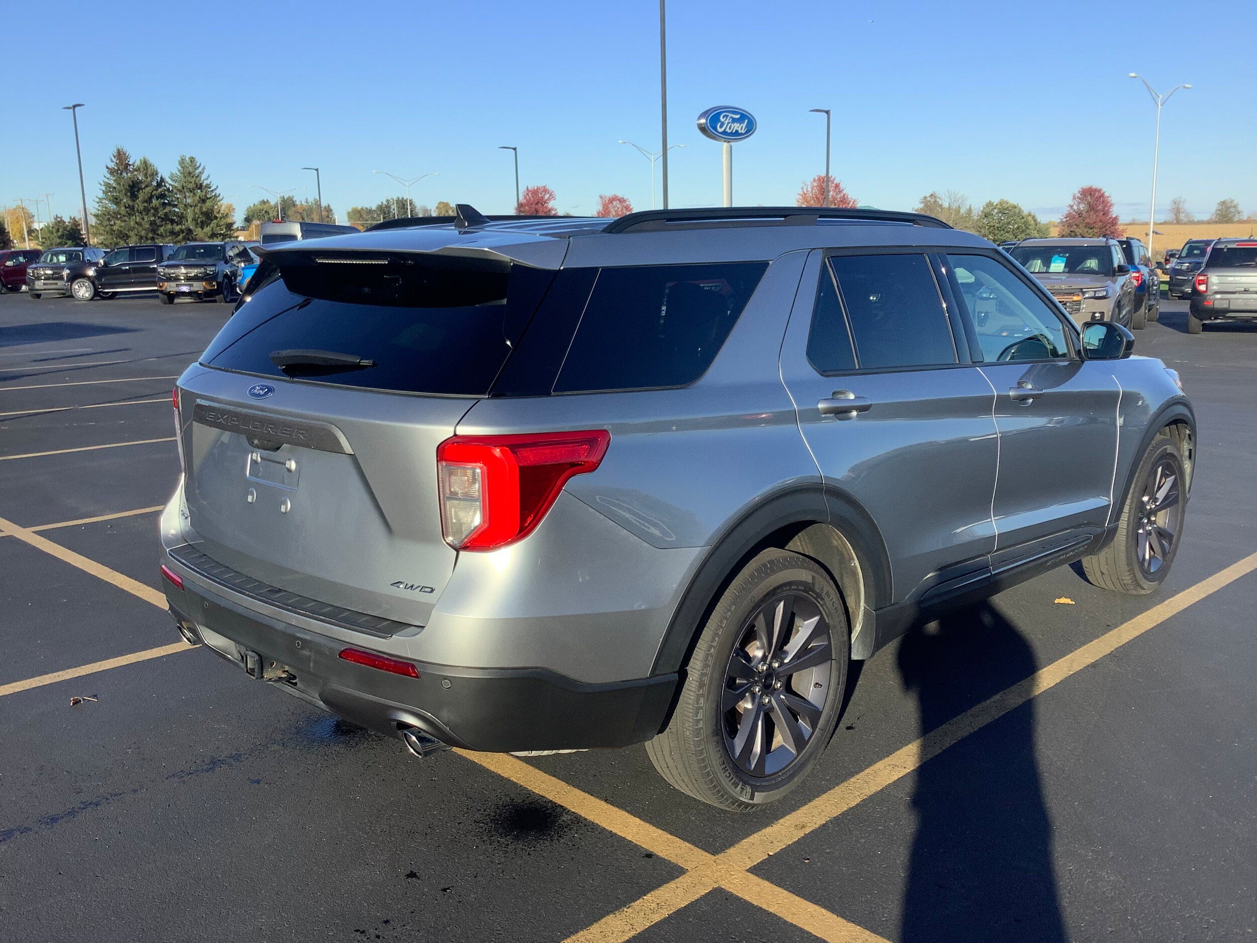Certified 2024 Ford Explorer XLT w/ Equipment Group 202A AWD/4WD image 7