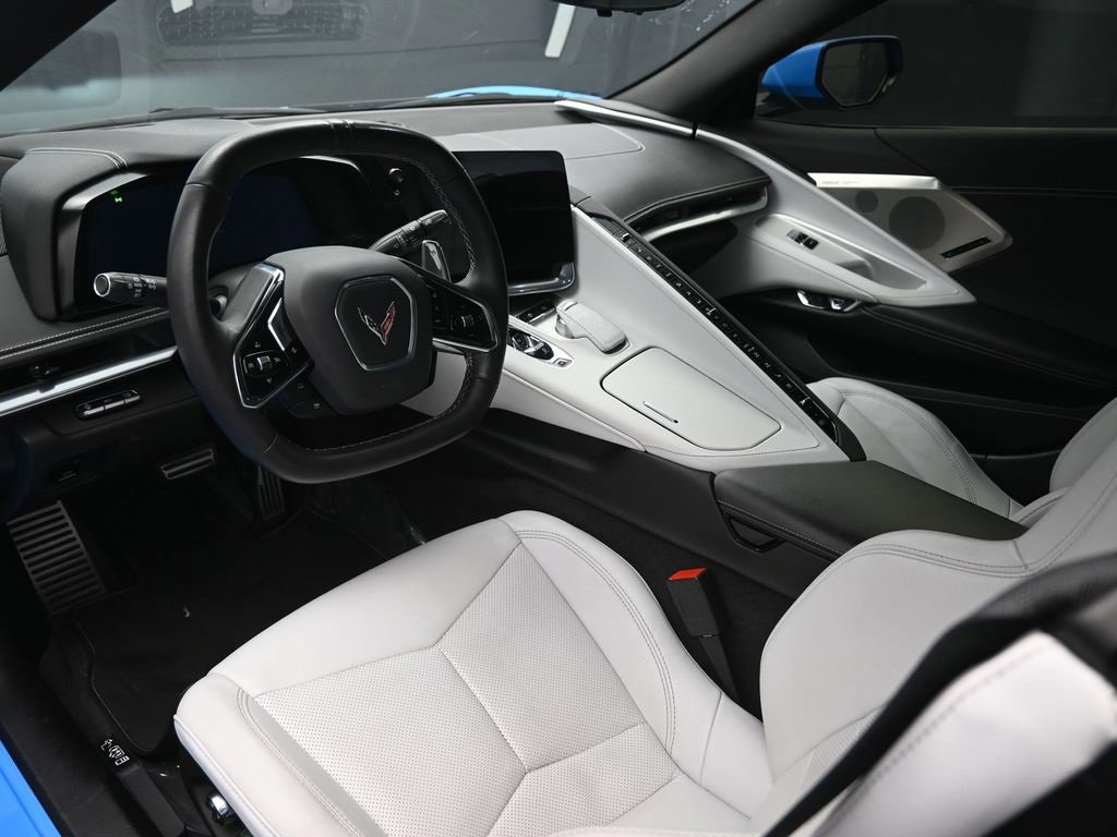 Used 2024 Chevrolet Corvette Stingray Preferred Cpe w/ 2LT image 31
