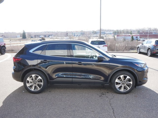 Certified 2024 Ford Escape Platinum image 2