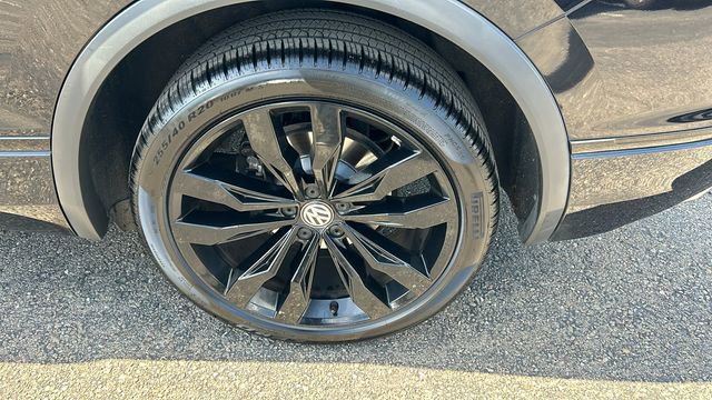 Used 2020 Volkswagen Tiguan SE R-Line AWD/4WD image 6