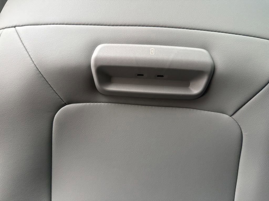 Certified 2025 Ford Expedition Active image 33