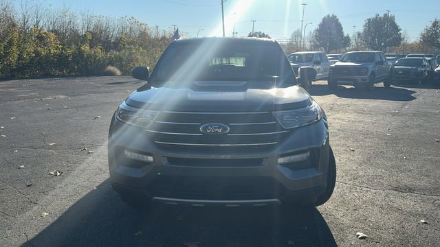 Certified 2022 Ford Explorer XLT w/ Equipment Group 202A image 9