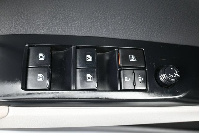 Used 2019 Toyota Camry SE w/ Audio Package FWD image 14