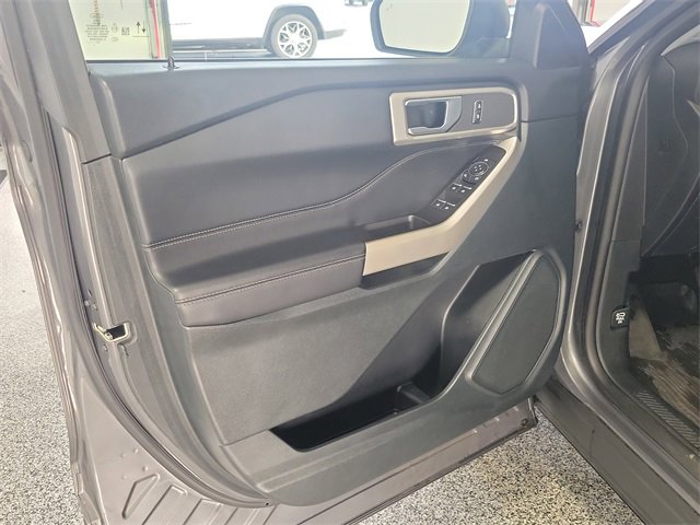 Certified 2023 Ford Explorer XLT w/ Equipment Group 202A image 6