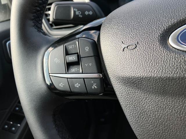 Certified 2025 Ford Escape Platinum AWD/4WD image 33