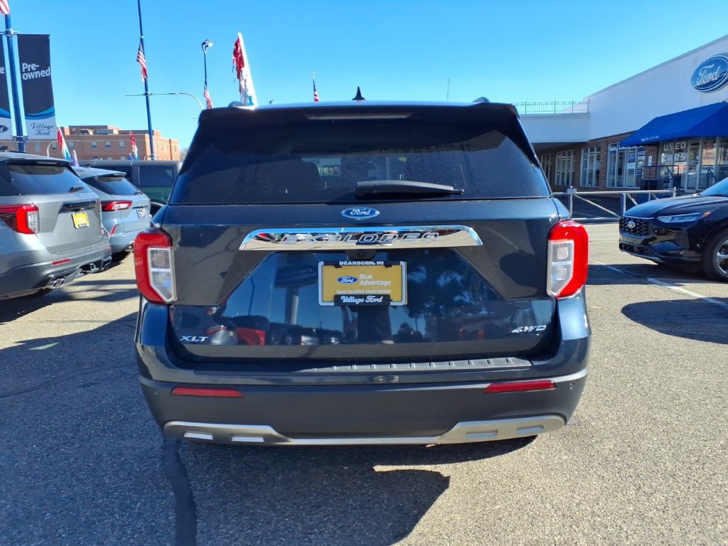 Certified 2023 Ford Explorer XLT w/ Equipment Group 202A AWD/4WD image 8
