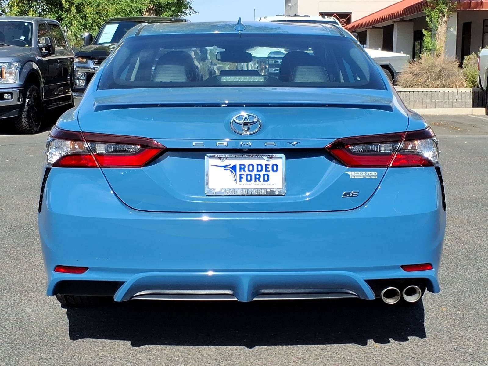 Used 2023 Toyota Camry SE w/ Convenience Package FWD image 4