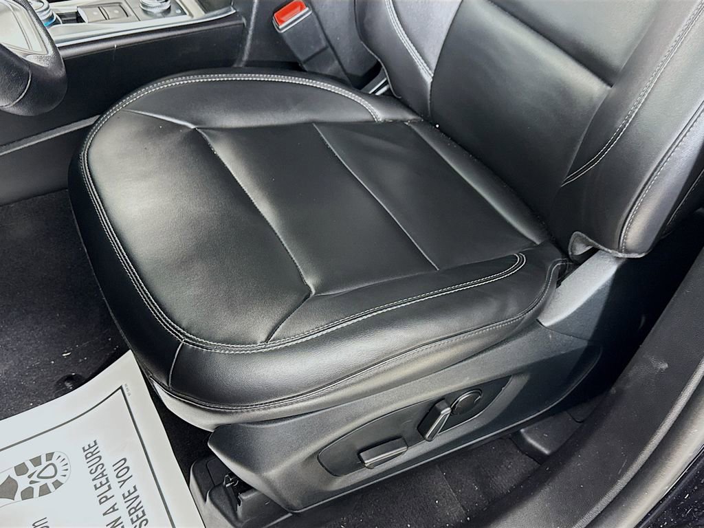 Certified 2023 Ford Explorer XLT w/ Equipment Group 202A AWD/4WD image 22