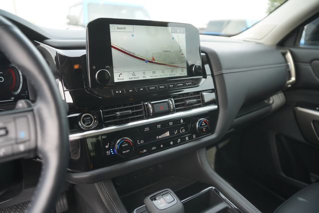 Used 2024 Nissan Pathfinder Platinum FWD image 27