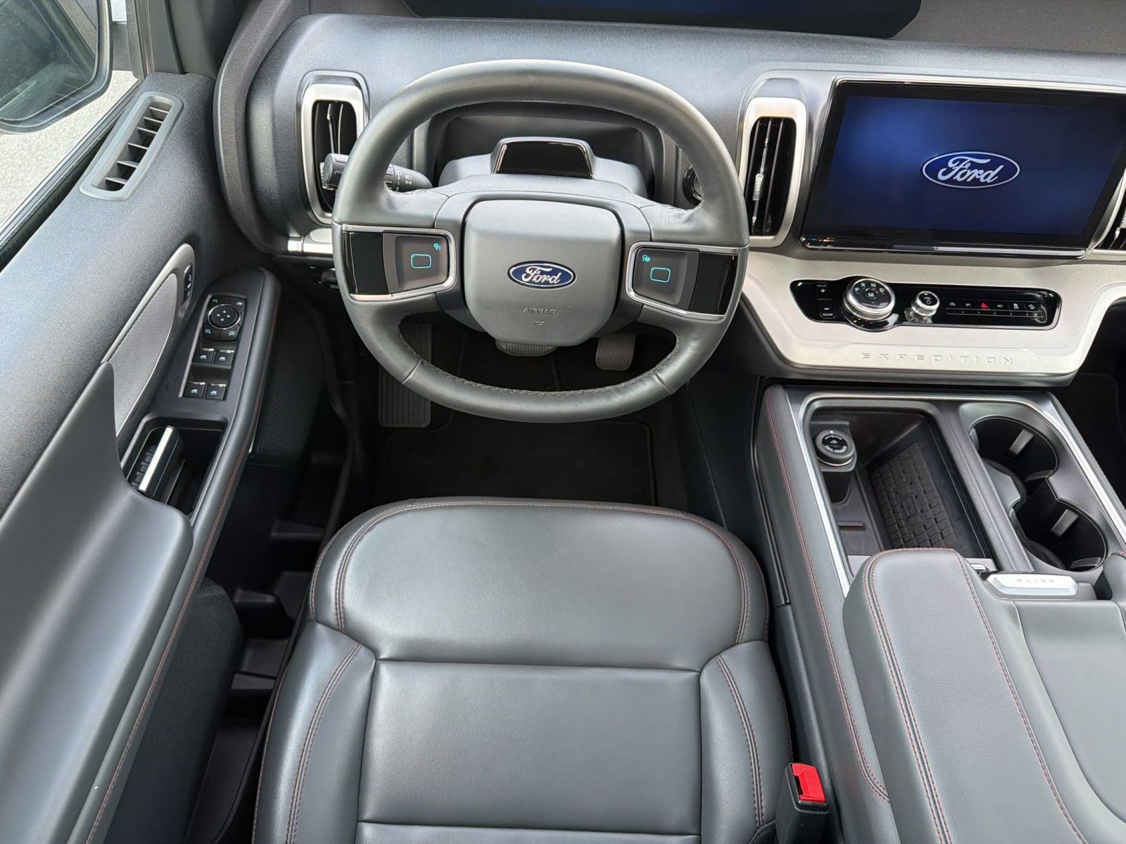 Certified 2025 Ford Expedition Active AWD/4WD image 17