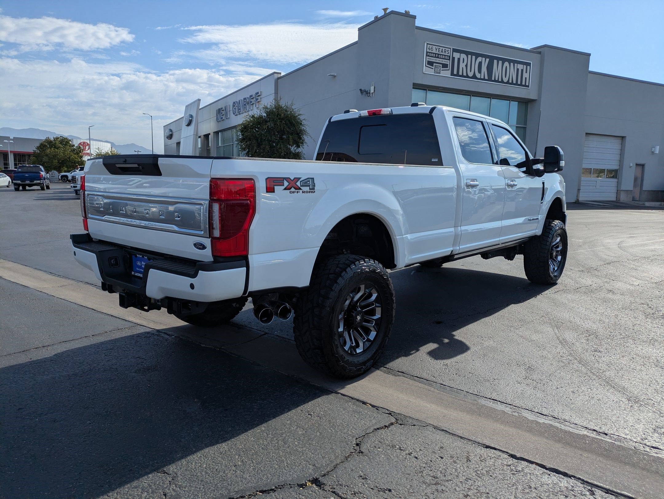 Certified 2022 Ford F350 Limited AWD/4WD image 4
