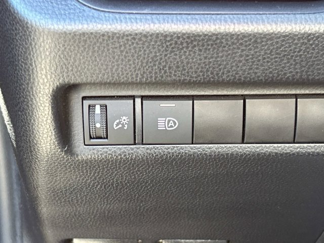 Used 2021 Toyota RAV4 XLE w/ Convenience Package FWD image 34
