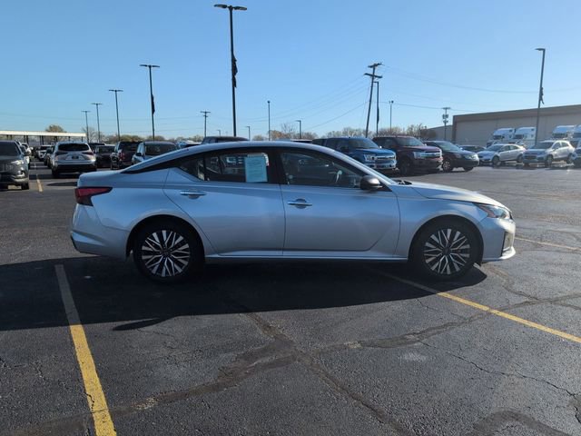 Used 2024 Nissan Altima 2.5 SV image 6