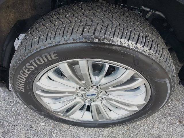 Certified 2025 Ford F150 Platinum w/ Equipment Group 703A Plus AWD/4WD image 14