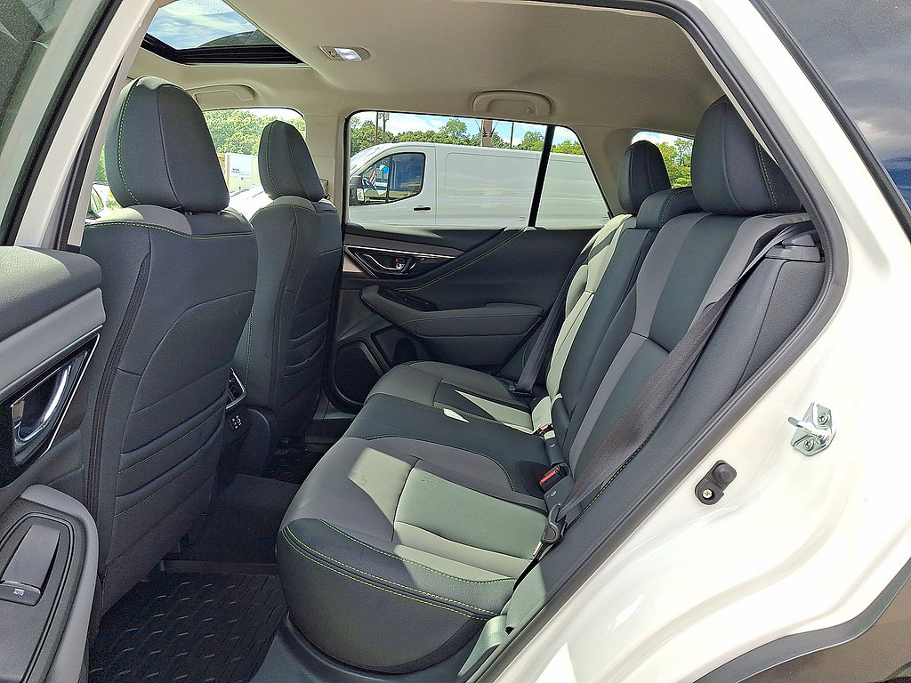 Used 2025 Subaru Outback Onyx Edition AWD/4WD image 26