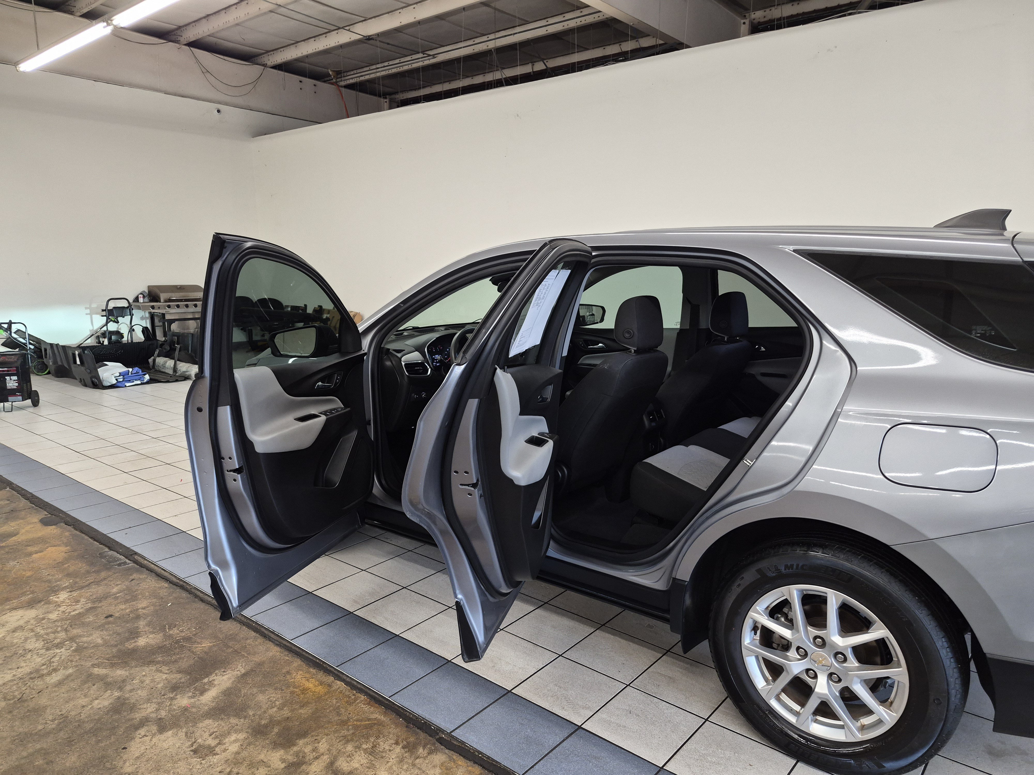 Used 2024 Chevrolet Equinox LS FWD image 12