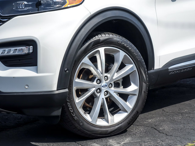 Certified 2023 Ford Explorer Platinum w/ Technology Package AWD/4WD image 3