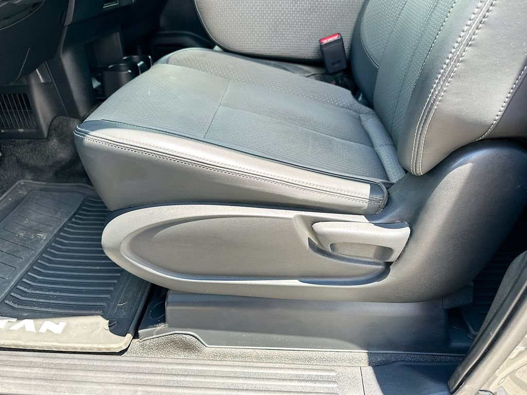 Used 2021 Nissan Titan S RWD image 9
