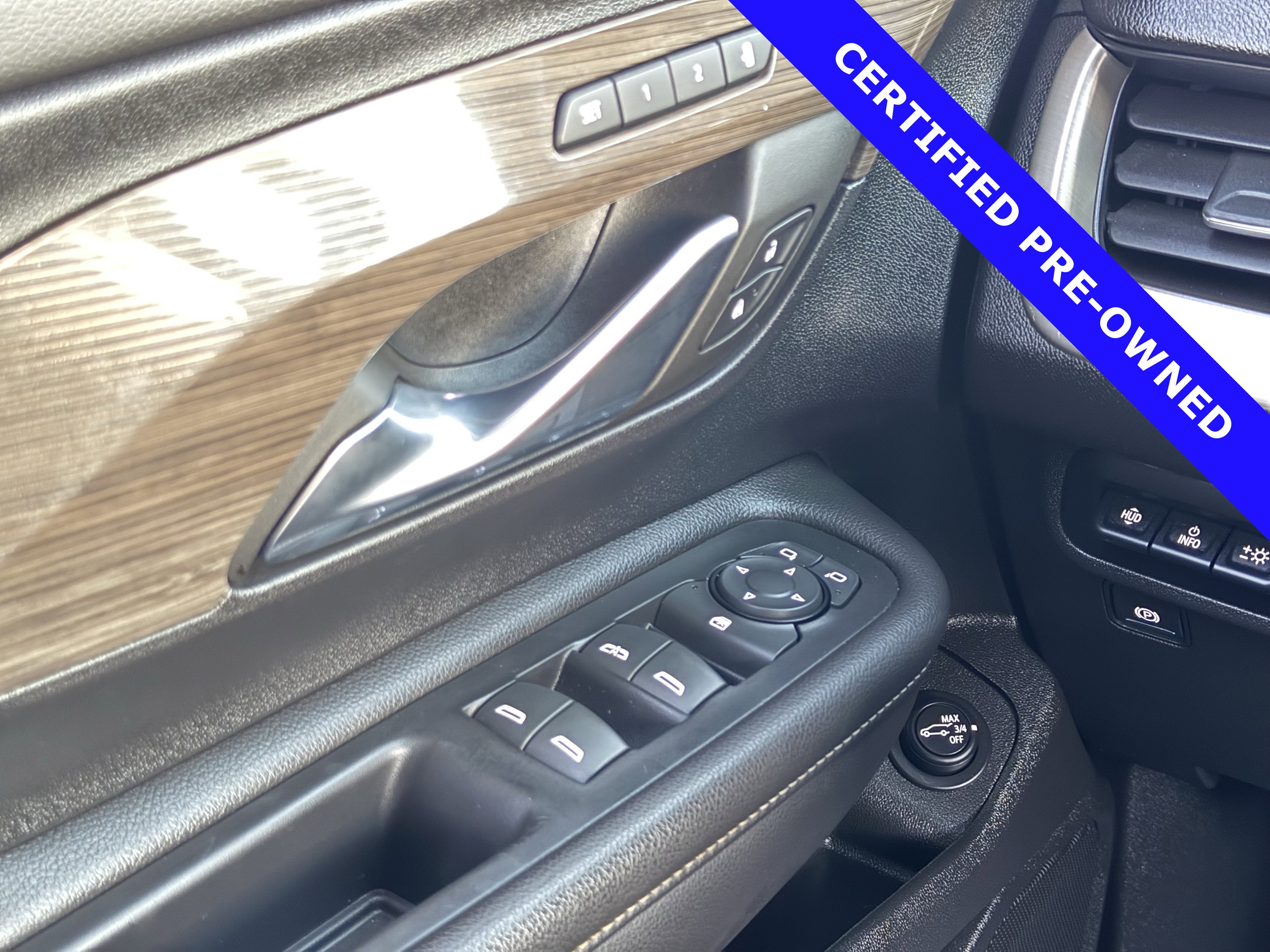 Used 2023 GMC Terrain Denali image 23