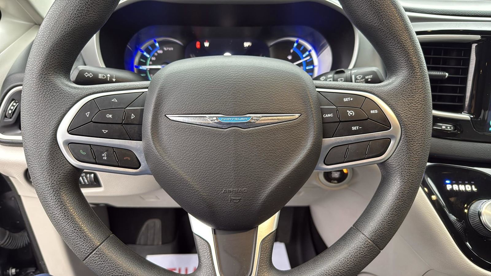 Used 2018 Chrysler Pacifica Touring Plus image 15