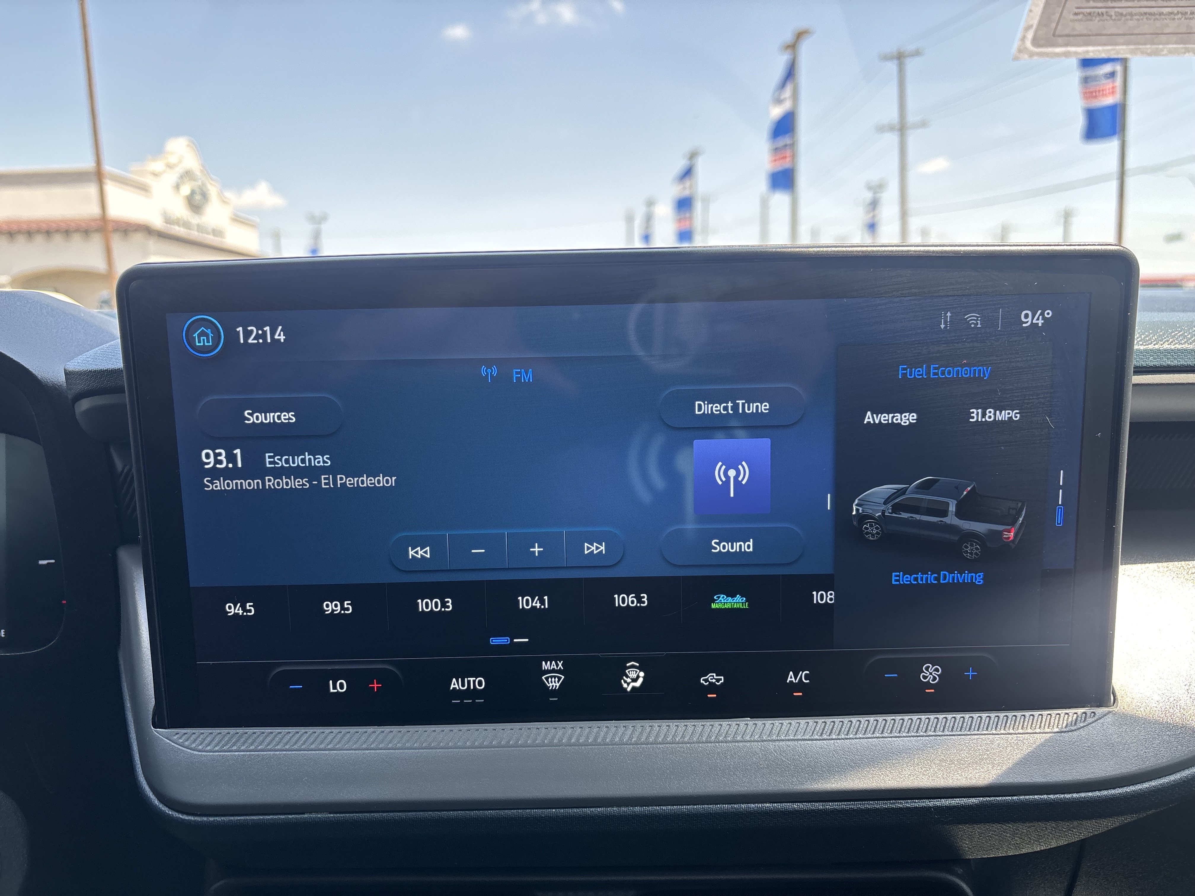 Certified 2025 Ford Maverick XL FWD image 33