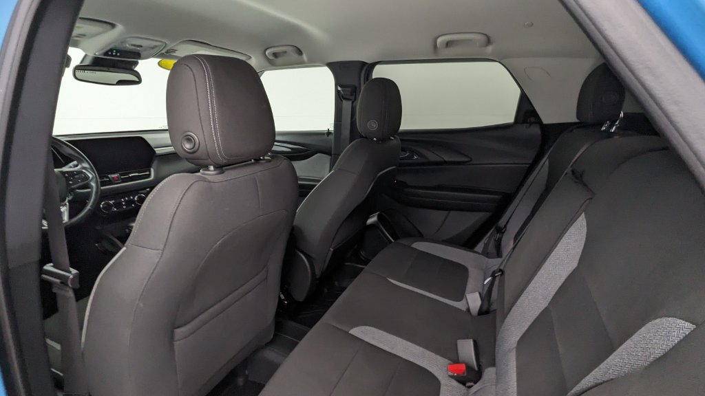 Used 2025 Chevrolet TrailBlazer LT w/ Convenience Package AWD/4WD image 32