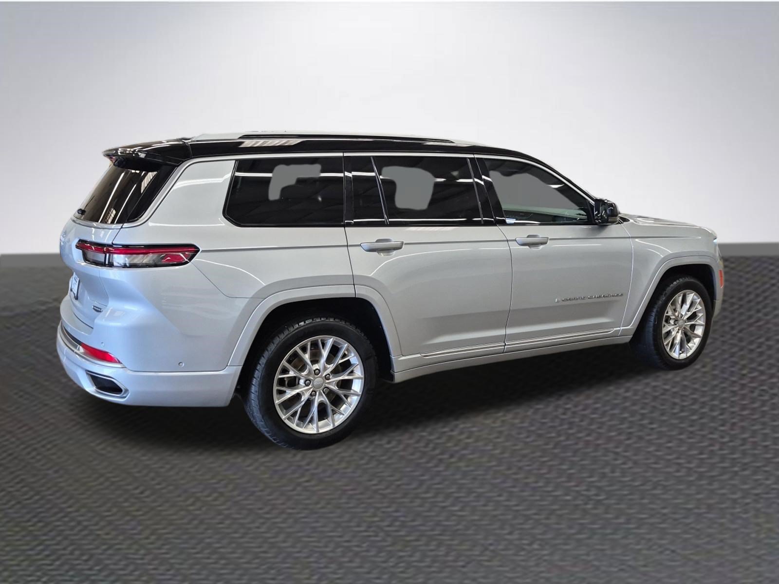 Used 2021 Jeep Grand Cherokee L Summit w/ Luxury Tech Group V AWD/4WD image 4
