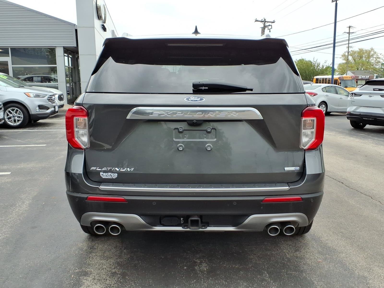 Certified 2020 Ford Explorer Platinum w/ Premium Technology Package AWD/4WD image 5