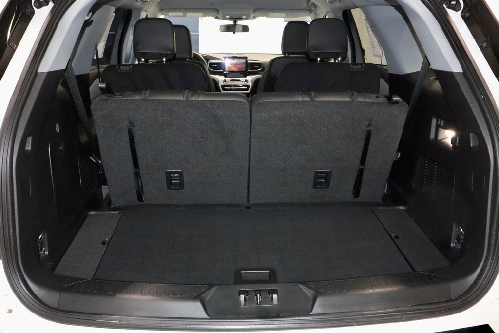 Certified 2022 Ford Explorer XLT w/ Equipment Group 202A image 17