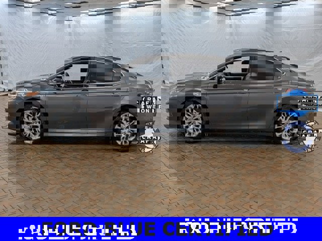 Used 2018 Toyota Camry XLE image 4