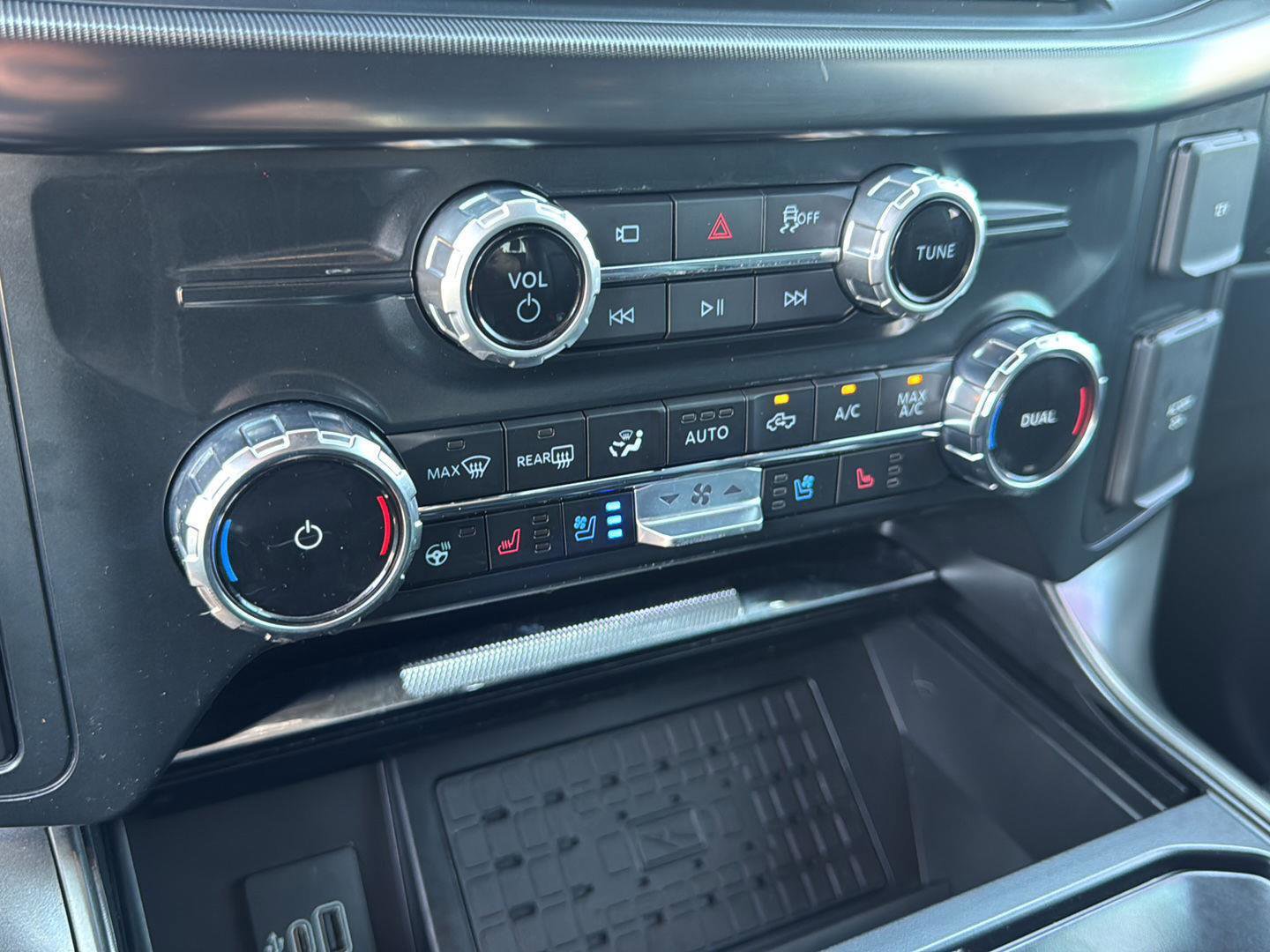 Certified 2025 Ford F150 Lariat w/ Equipment Group 501A Mid image 24