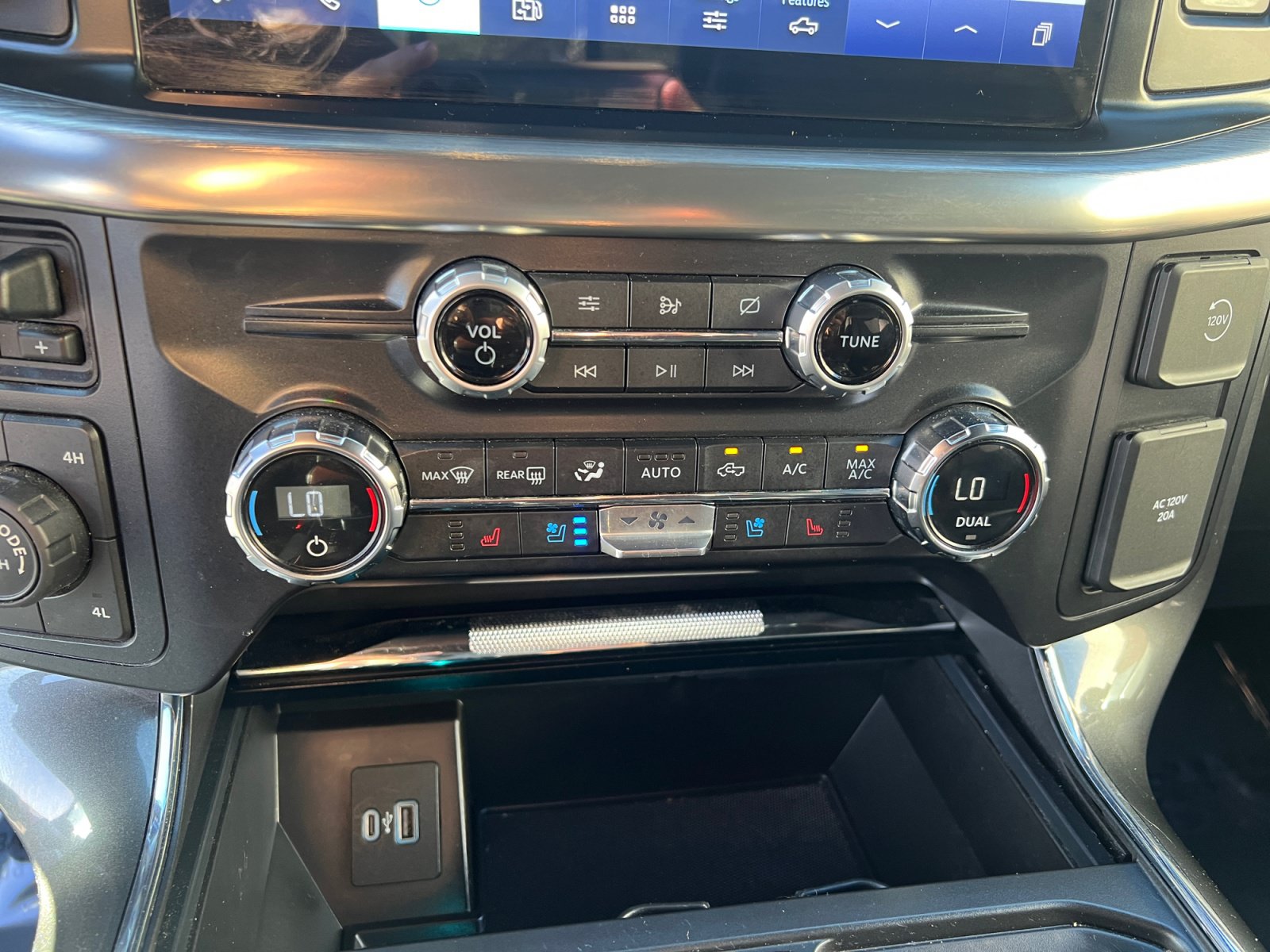 Certified 2021 Ford F150 Lariat w/ Max Trailer Tow Package AWD/4WD image 21