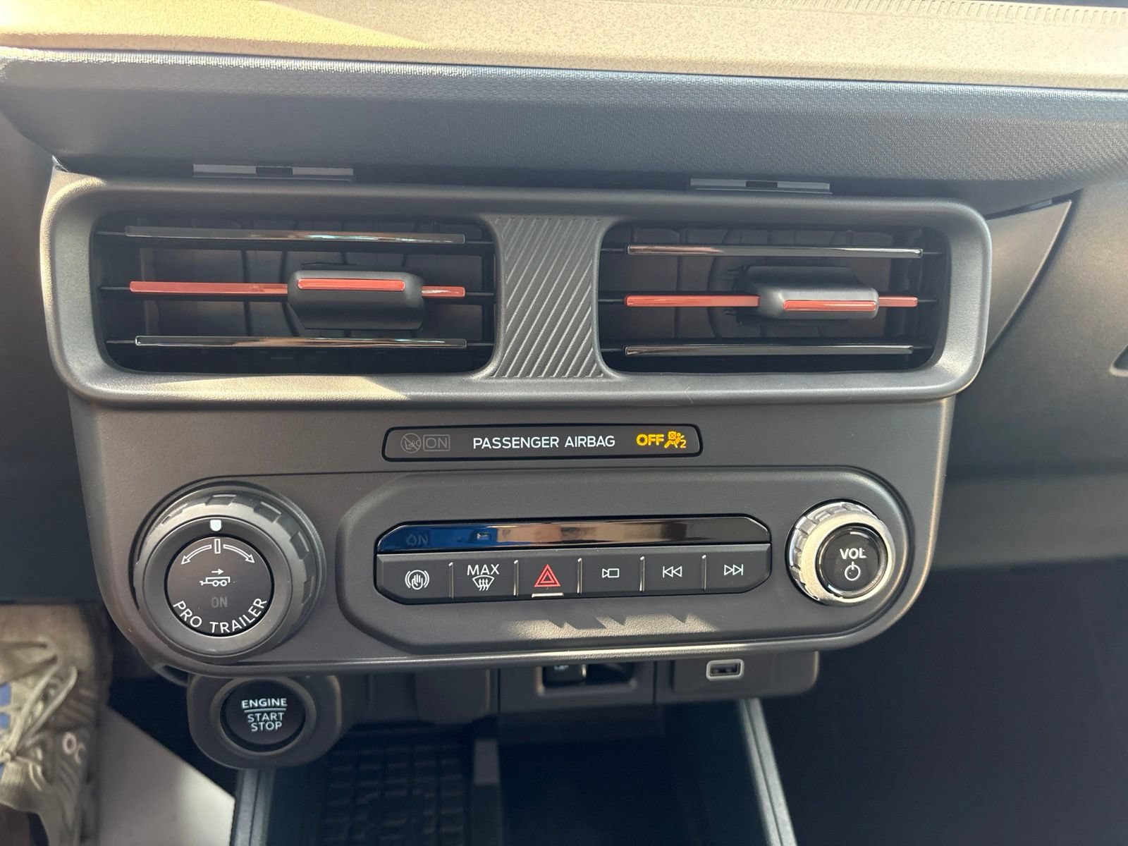 Certified 2025 Ford Maverick Lariat AWD/4WD image 27
