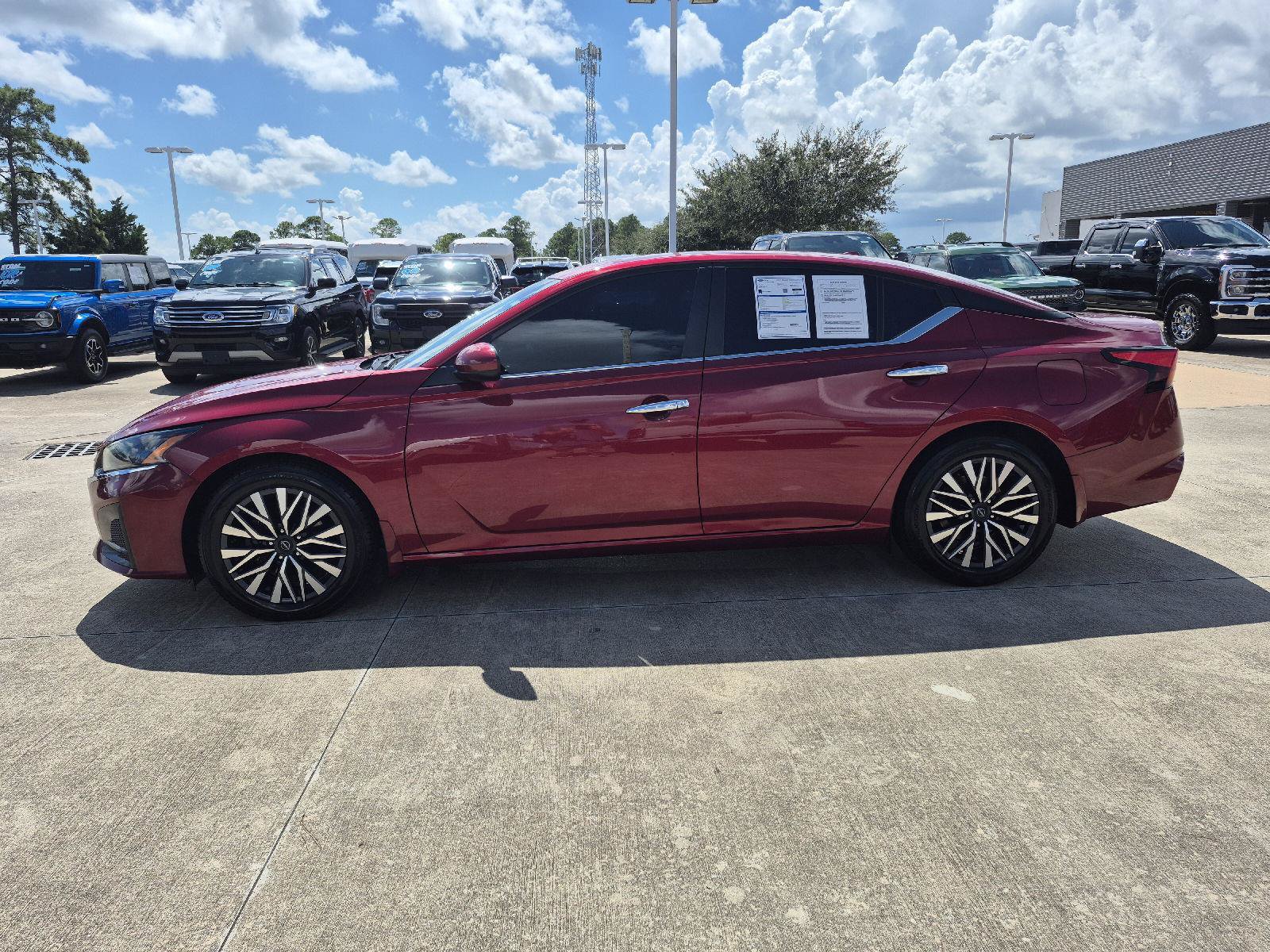 Used 2023 Nissan Altima 2.5 SV FWD image 15