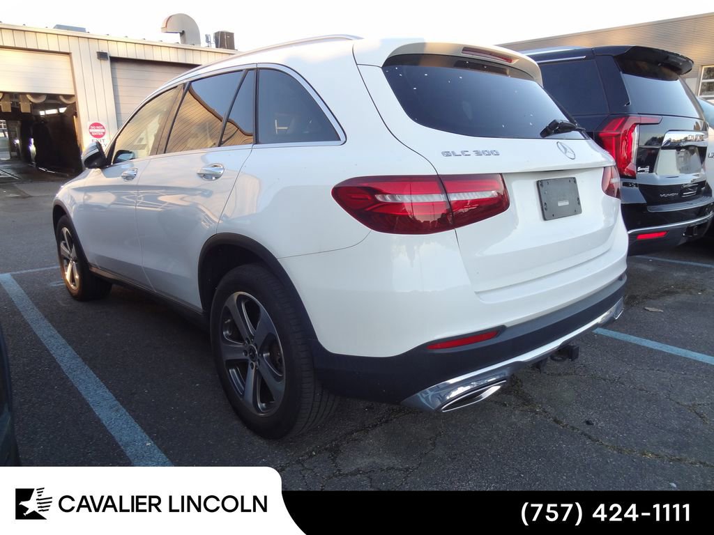 Used 2019 Mercedes-Benz GLC 300 4MATIC image 2