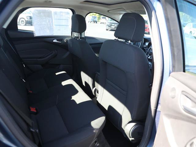 Certified 2018 Ford Focus SEL FWD image 29