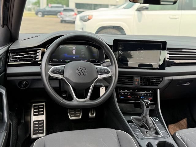 Used 2025 Volkswagen Jetta Sport FWD image 13