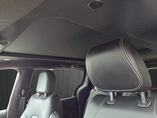 Used 2025 Chrysler Pacifica Select FWD image 22
