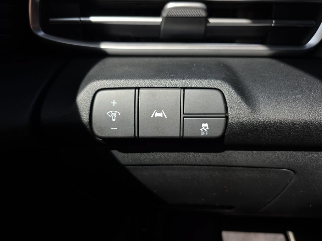 Used 2023 Hyundai Elantra Limited FWD image 42