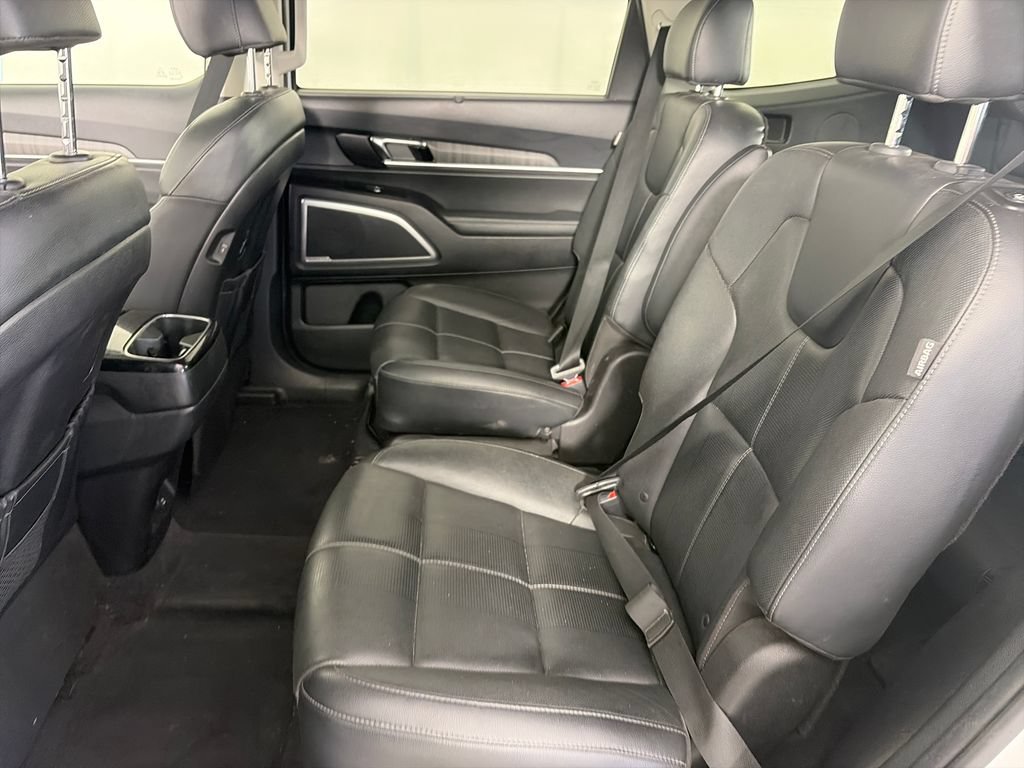 Used 2023 Kia Telluride EX w/ EX Captain's Chair Package AWD/4WD image 13
