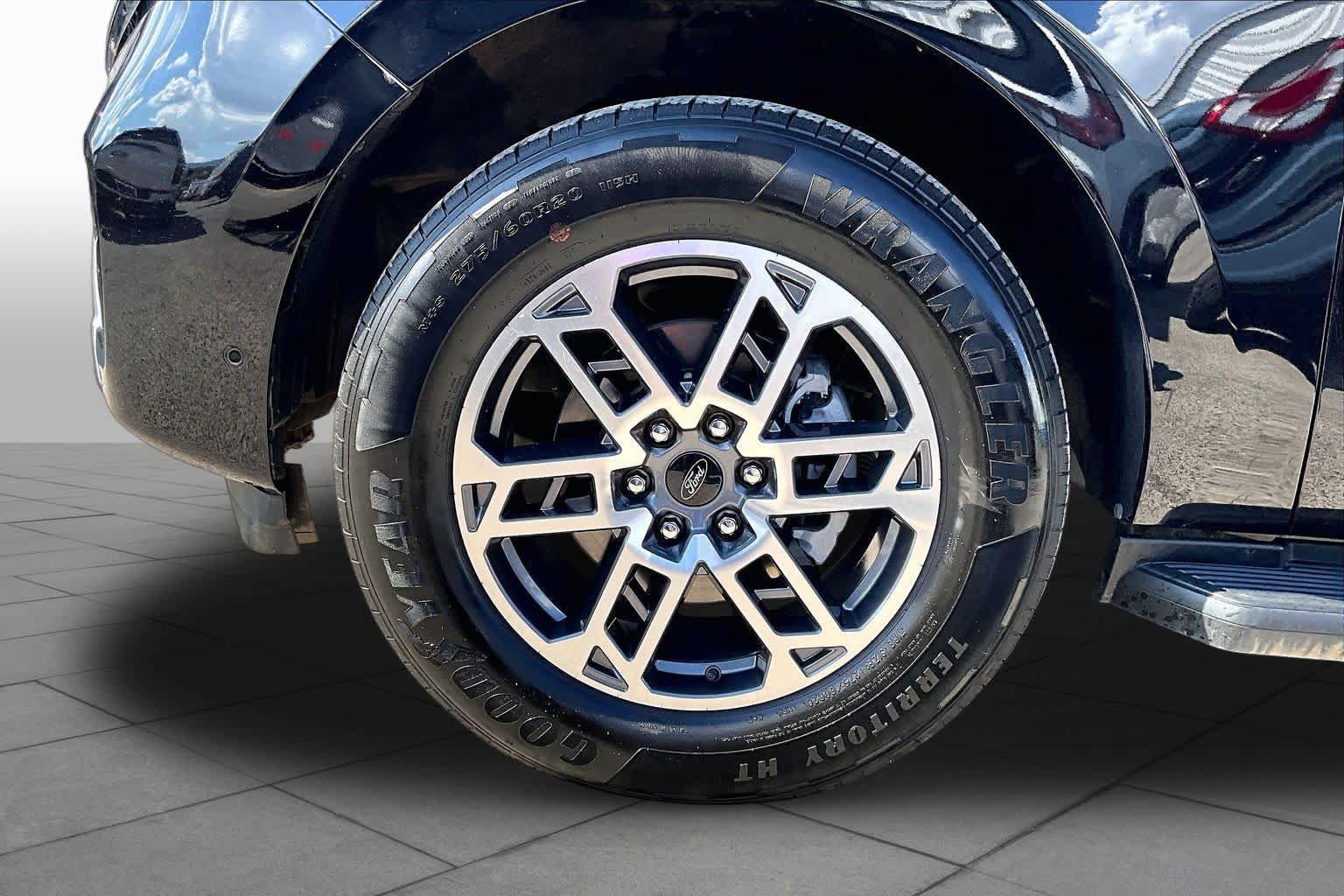 Certified 2025 Ford Expedition Active RWD image 13