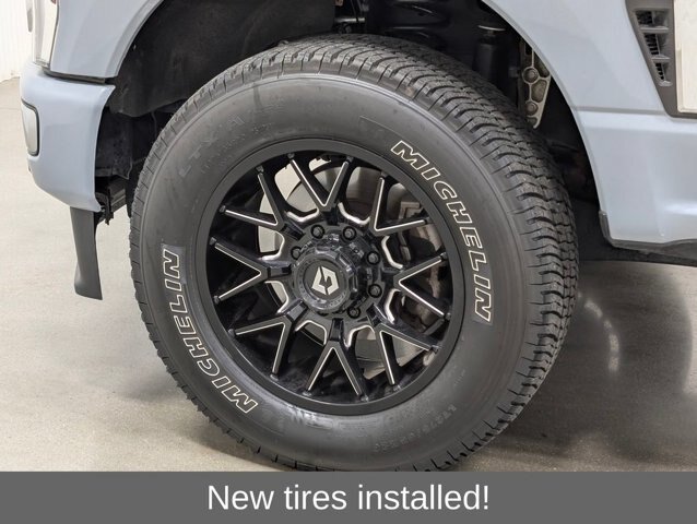 Certified 2024 Ford F250 Platinum w/ FX4 Off-Road Package AWD/4WD image 2