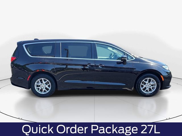Used 2024 Chrysler Pacifica Touring-L FWD video 2