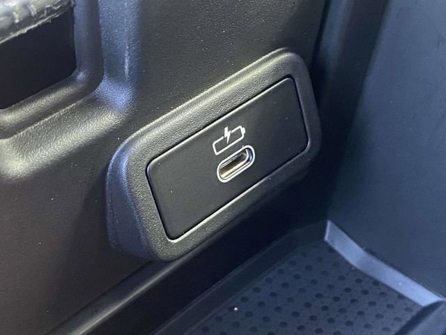 Used 2024 BMW 230i Coupe w/ Convenience Package RWD image 33